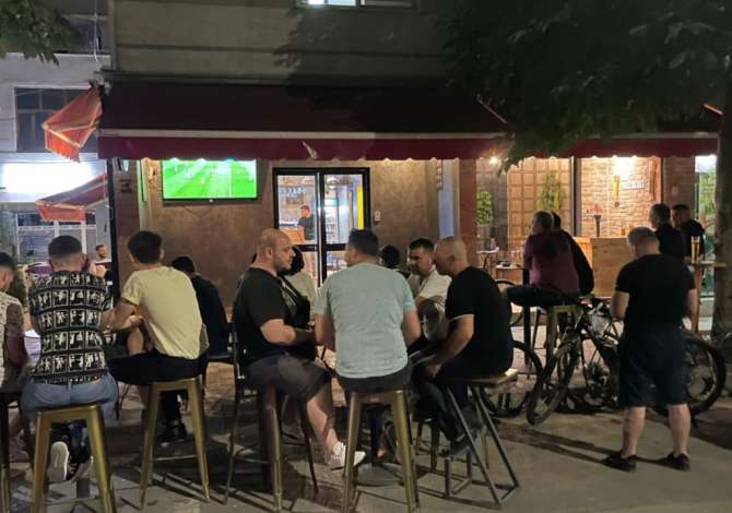 Offerte di lavoro a Tirana, Profession kamarier , , Pagamento Trattabile.