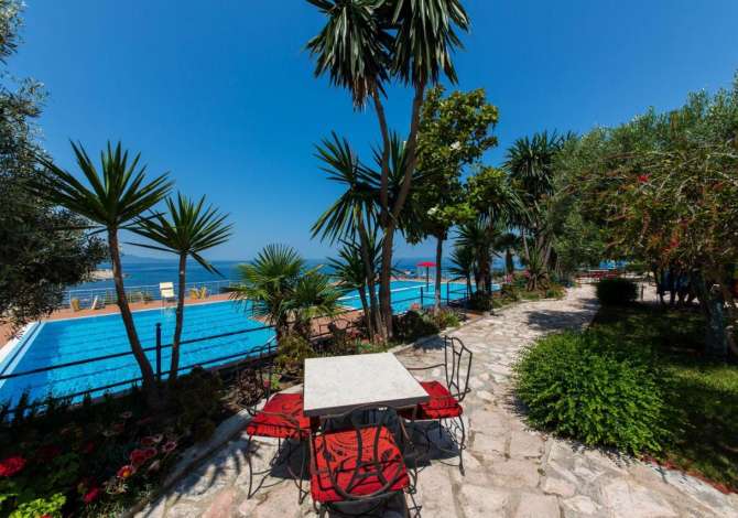 Offerte di lavoro a Santa Quaranta, Profession Kuzhinier/e, Kamarier/e, Barist, Mirembajtes, Sanitare , , Pagamento Trattabile.