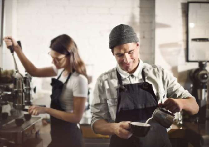 Njoftime Pune per Banakier/e, Kamarier/e ne Tirane