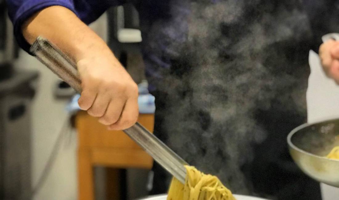 Offerte di lavoro a Tirana, Profession Kuzhinier/e, Ndihmes/e kuzhinier, Kamarier/e , , Pagamento Trattabile.