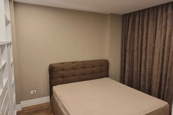 Shtepi me qera Apartament ne Tirane, 2+1, Mobilimi E mobiluar, Pagesa 50,000  Leke.
