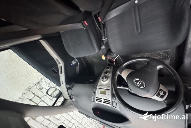 Auto in Vendita a Tirana, Toyota, 2007 Benzine,Kambio Manual Pagamento 4,500  Euro.