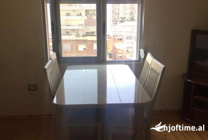 Shtepi me qera Apartament ne Tirane, 1+1, Mobilimi E mobiluar, Pagesa 45,000  Leke.