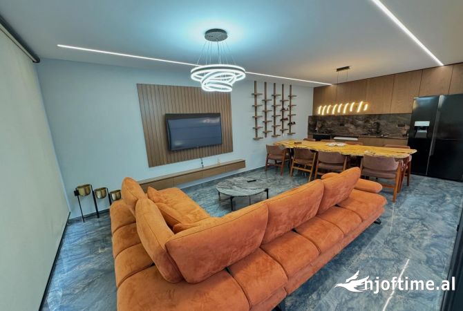 Shtepi me qera Apartament ne Tirane, 3+1, Mobilimi E mobiluar, Pagesa 4,000  Euro.