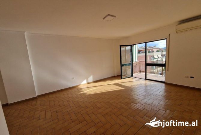 Apartament per zyra 3+1+2  Sheshi willson