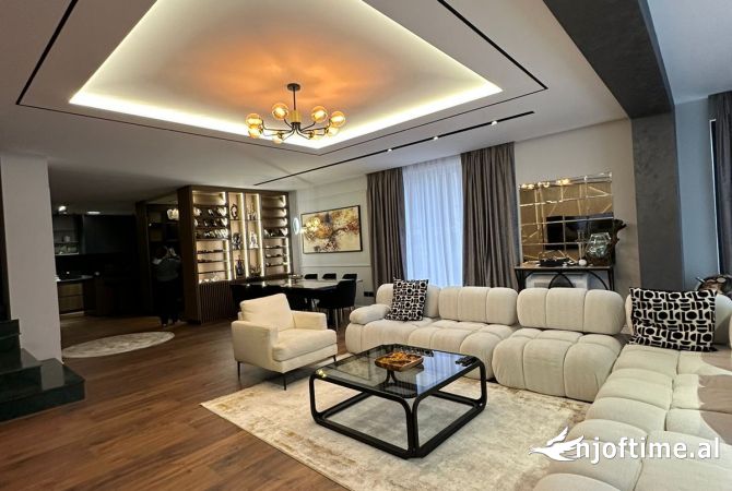 Shtepi me qera Vila Luksoze ne Tirane, 3+1, Mobilimi E mobiluar, Pagesa 5,000  Euro.