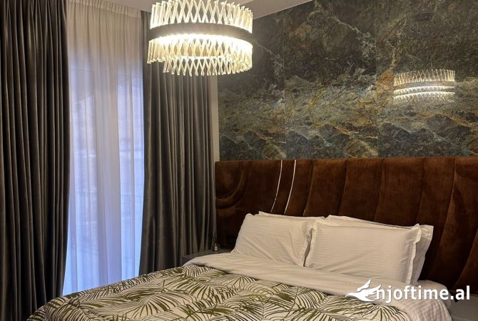 Shtepi me qera Vila Luksoze ne Tirane, 3+1, Mobilimi E mobiluar, Pagesa 5,000  Euro.