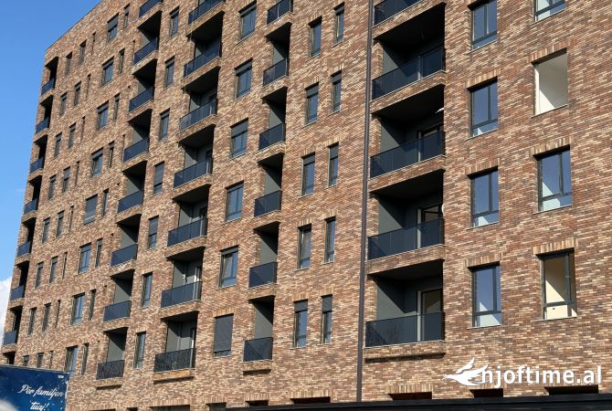 Shtepi ne shitje Apartament ne Tirane, 2+1, Mobilimi Bosh, pa mobiluar, Pagesa 155,000  Euro.