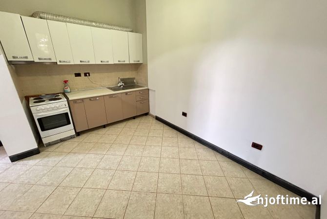 Qera Apartament 3+1   Selite, Prane Postes Shqiptare