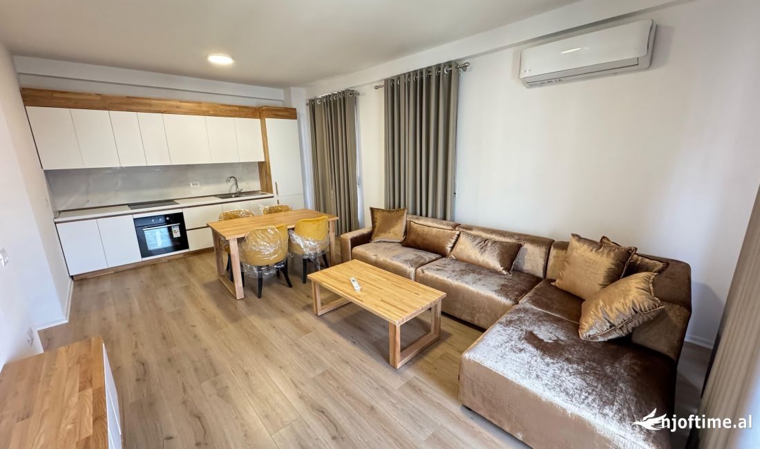 Shtepi me qera Apartament ne Tirane, 3+1, Mobilimi E mobiluar, Pagesa 900  Euro.