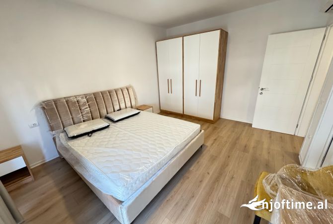 Shtepi me qera Apartament ne Tirane, 3+1, Mobilimi E mobiluar, Pagesa 900  Euro.