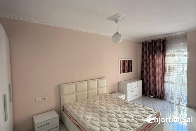 Shtepi me qera Apartament ne Tirane, 2+1, Mobilimi E mobiluar, Pagesa 450  Euro.