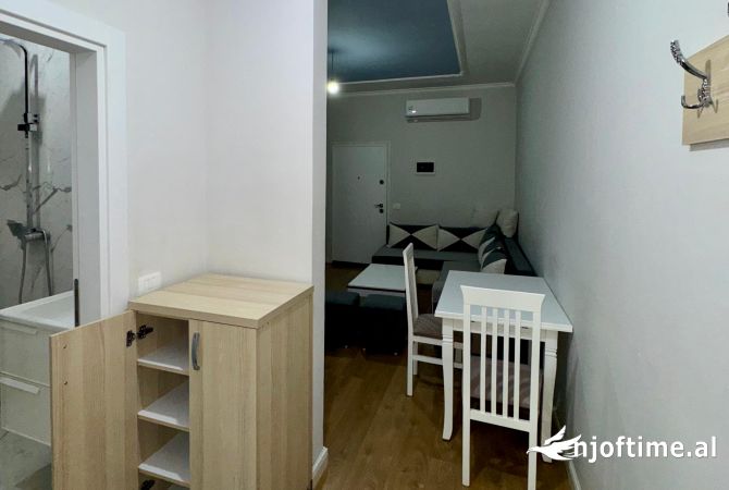 Shtepi me qera Apartament ne Tirane, 1+1, Mobilimi E mobiluar, Pagesa 35,000  Leke.