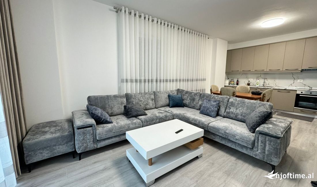 Shtepi me qera Apartament ne Tirane, 2+1, Mobilimi E mobiluar, Pagesa 730  Euro.