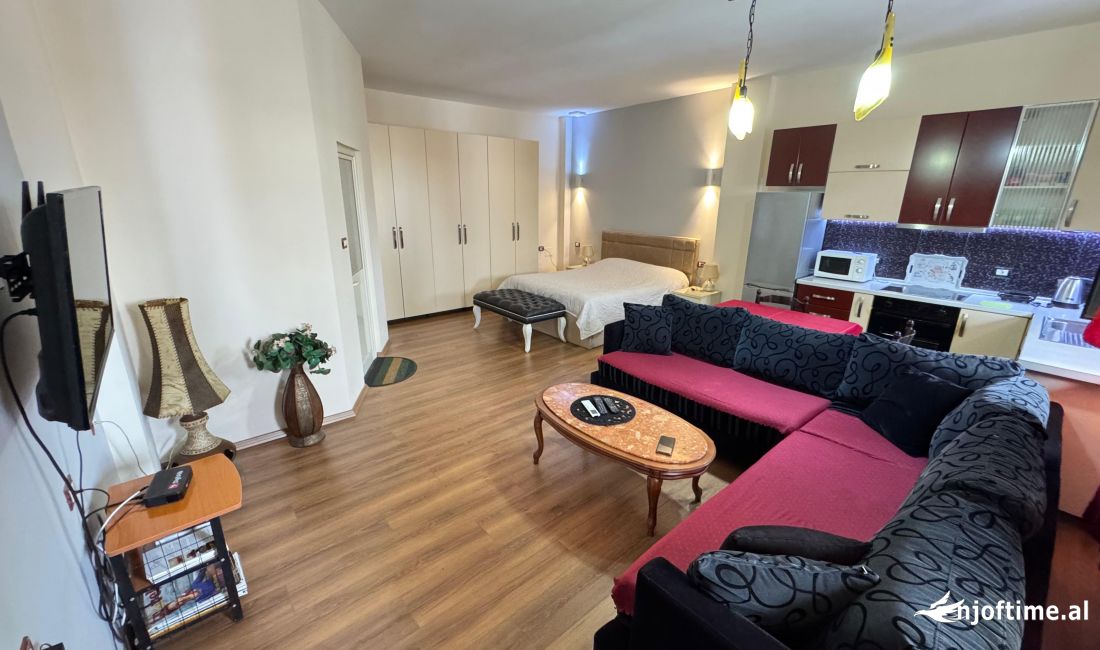 Shtepi me qera Apartament ne Tirane, Garsoniere, Mobilimi E mobiluar, Pagesa 500  Euro.