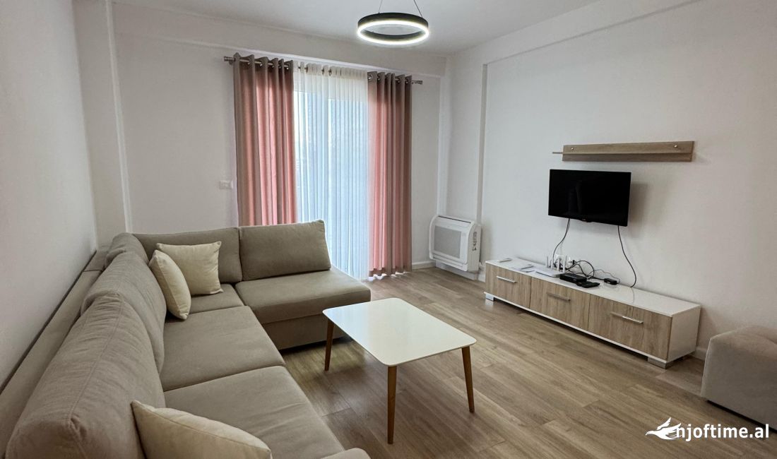 Shtepi me qera Apartament ne Tirane, 2+1, Mobilimi E mobiluar, Pagesa 530  Euro.