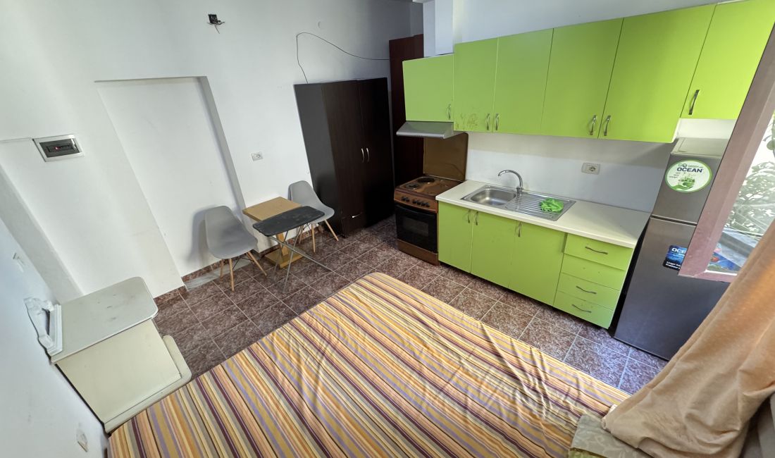 Shtepi me qera Shtepi Private ne Tirane, Garsoniere, Mobilimi E mobiluar, Pagesa 30,000  Leke.