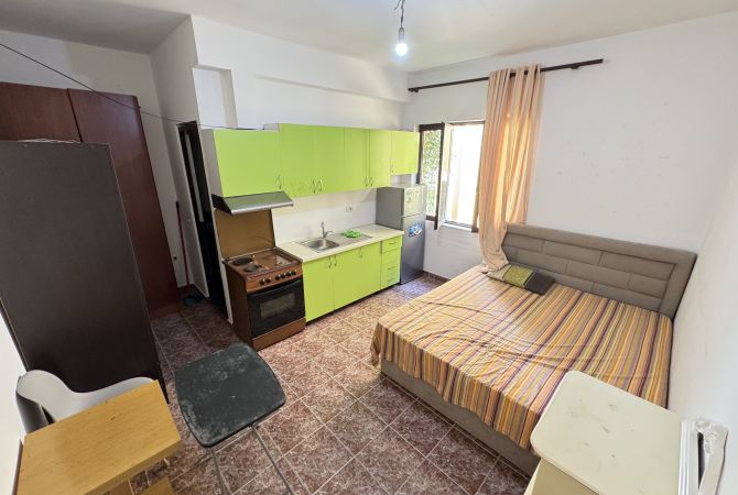 Shtepi me qera Shtepi Private ne Tirane, Garsoniere, Mobilimi E mobiluar, Pagesa 30,000  Leke.