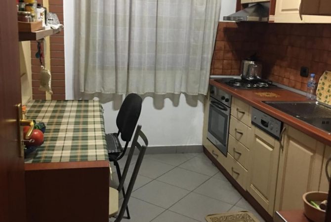 Shtepi me qera Apartament ne Tirane, 2+1, Mobilimi E mobiluar, Pagesa 500  Euro.