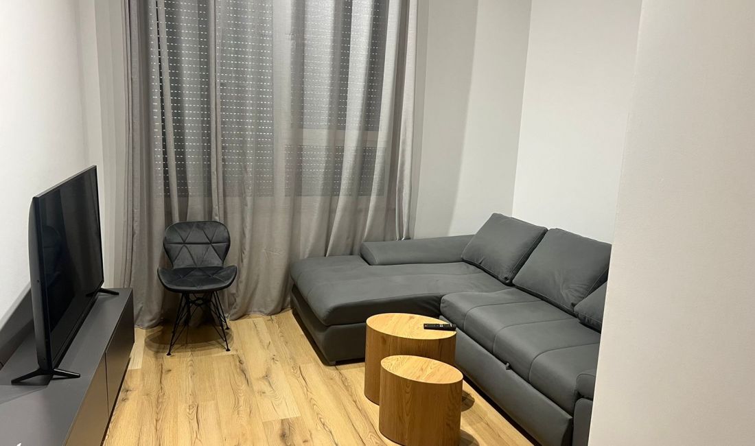 Shtepi me qera Apartament ne Tirane, 1+1, Mobilimi E mobiluar, Pagesa 500  Euro.