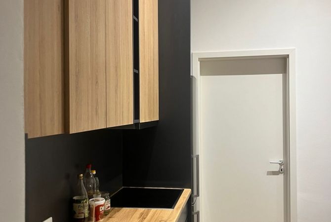 Shtepi me qera Apartament ne Tirane, 1+1, Mobilimi E mobiluar, Pagesa 500  Euro.