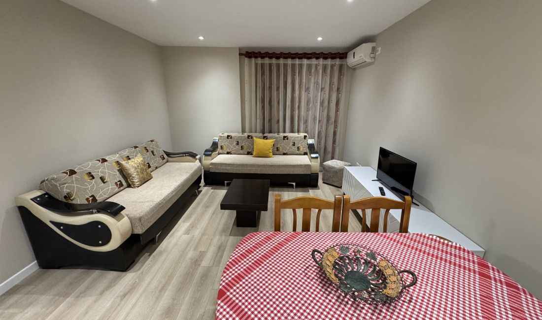 Shtepi me qera Apartament ne Tirane, 1+1, Mobilimi E mobiluar, Pagesa 500  Euro.