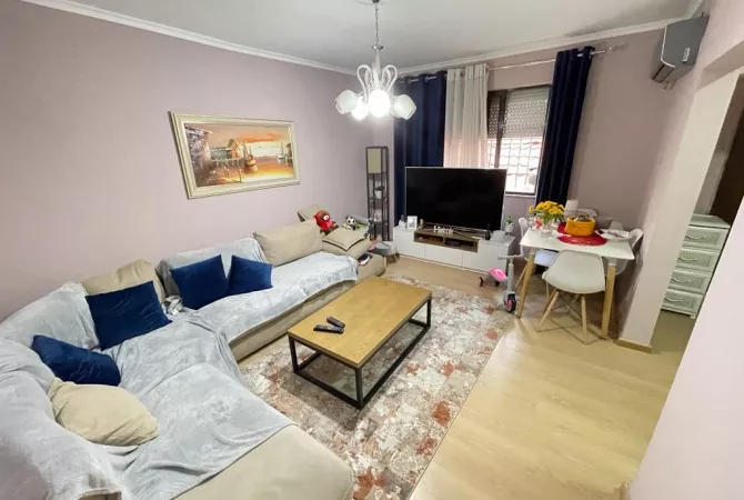 Jepet me qera Apartament 1+1 Tek Ish Parku 