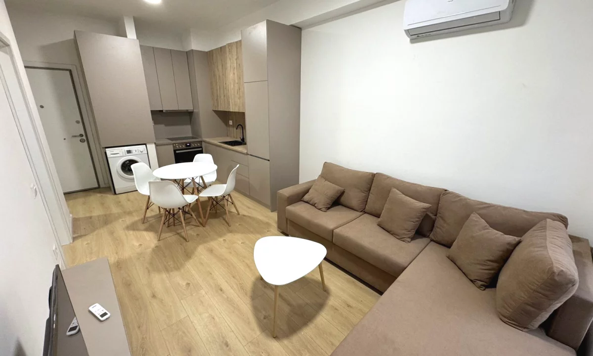 Shtepi me qera Apartament ne Tirane, 1+1, Mobilimi E mobiluar, Pagesa 40,000  Leke.