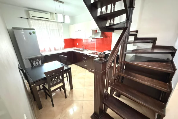 Shtepi ne shitje Apartament ne Tirane, 3+1, Mobilimi E mobiluar, Pagesa 155,000  Euro.