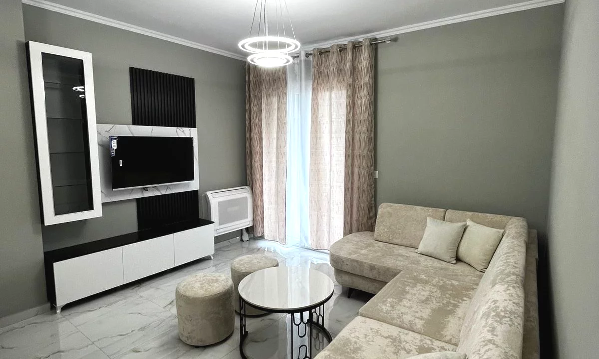 Shtepi me qera Apartament ne Tirane, 1+1, Mobilimi E mobiluar, Pagesa 45,000  Leke.