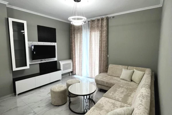 Shtepi me qera 1+1 ne Tirane - 45,000 Leke