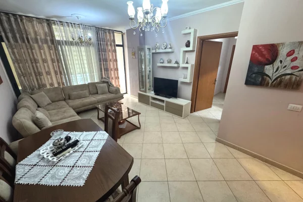 Shtepi me qera Apartament ne Tirane, 2+1, Mobilimi E mobiluar, Pagesa 500  Euro.