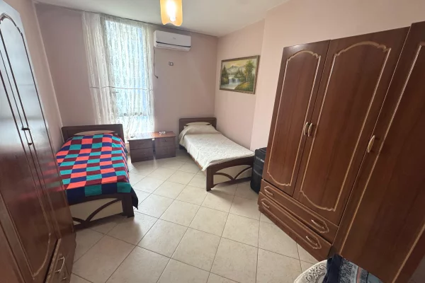 Shtepi me qera Apartament ne Tirane, 2+1, Mobilimi E mobiluar, Pagesa 500  Euro.