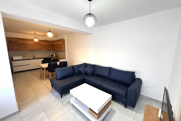 Shtepi me qera Apartament ne Tirane, 2+1, Mobilimi E mobiluar, Pagesa 65,000  Leke.