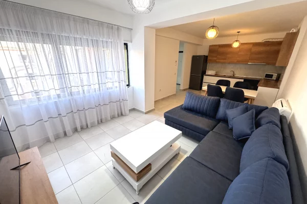 Shtepi me qera 2+1 ne Tirane - 65,000 Leke