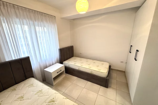 Shtepi me qera Apartament ne Tirane, 2+1, Mobilimi E mobiluar, Pagesa 65,000  Leke.