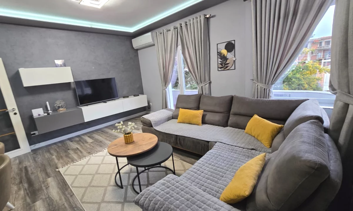 Shtepi me qera Apartament ne Tirane, 2+1, Mobilimi E mobiluar, Pagesa 650  Euro.