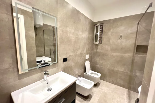 Shtepi me qera Apartament ne Tirane, 1+1, Mobilimi E mobiluar, Pagesa 600  Euro.