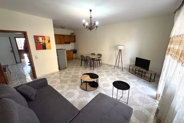 Shtepi me qera Apartament ne Tirane, 2+1, Mobilimi E mobiluar, Pagesa 45,000  Leke.