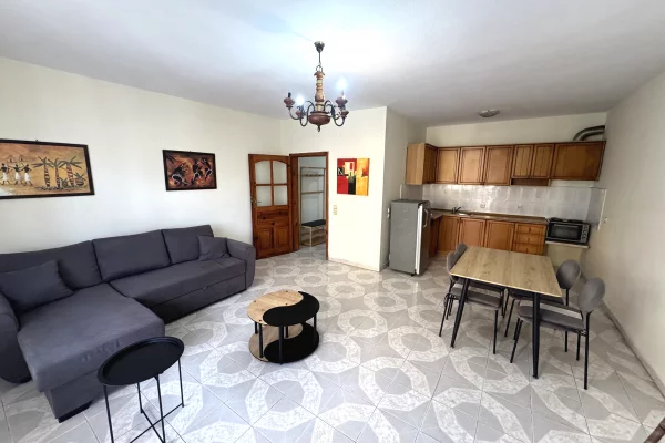 Shtepi me qera Apartament ne Tirane, 2+1, Mobilimi E mobiluar, Pagesa 45,000  Leke.