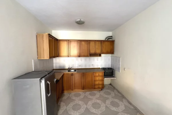 Shtepi me qera Apartament ne Tirane, 2+1, Mobilimi E mobiluar, Pagesa 45,000  Leke.