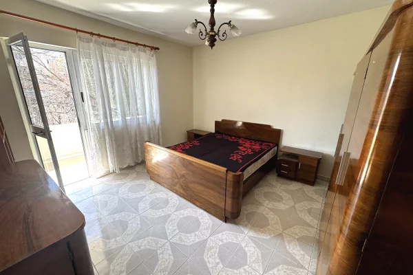 Shtepi me qera Apartament ne Tirane, 2+1, Mobilimi E mobiluar, Pagesa 45,000  Leke.