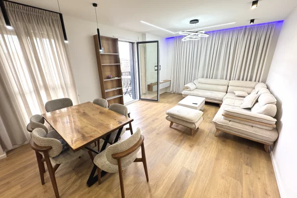 Shtepi me qera 2+1 ne Tirane - 70,000 Leke