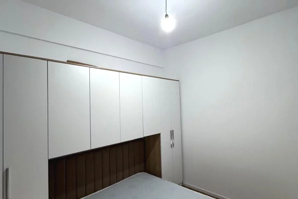 Shtepi me qera Apartament ne Tirane, 1+1, Mobilimi E mobiluar, Pagesa 40,000  Leke.