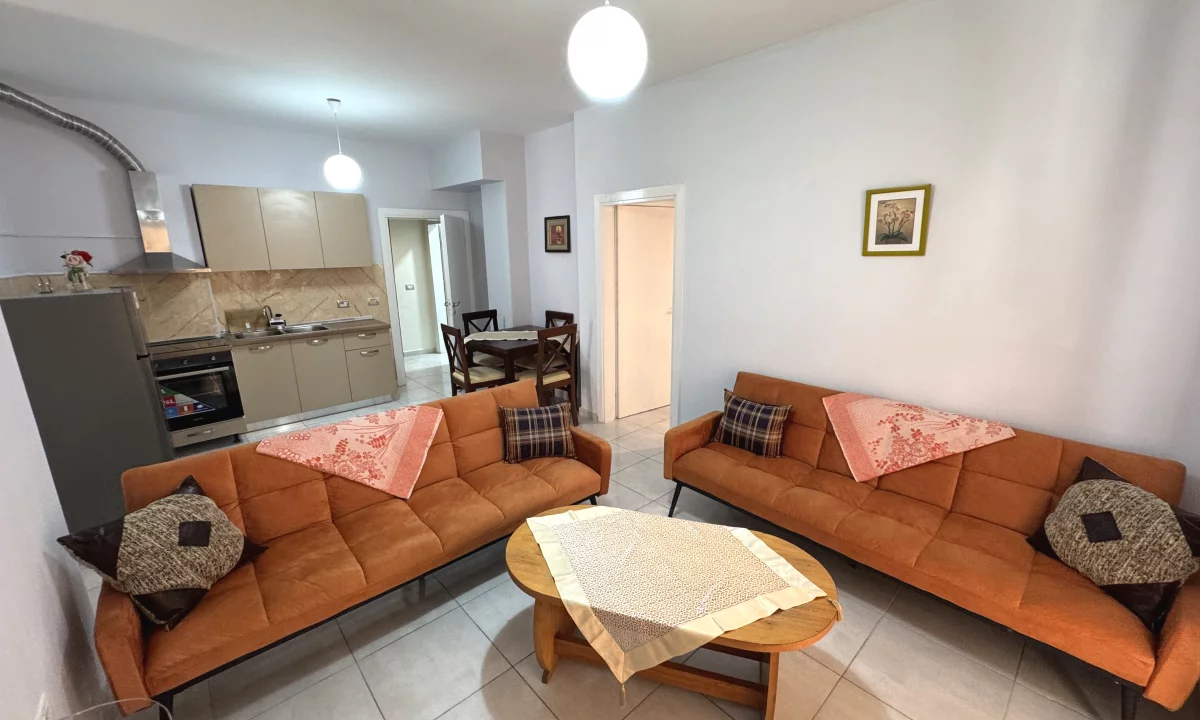 Shtepi me qera Apartament ne Tirane, 3+1, Mobilimi E mobiluar, Pagesa 45,000  Leke.