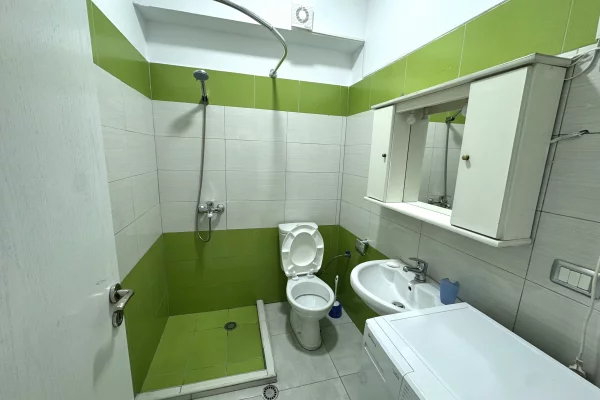 Shtepi me qera Apartament ne Tirane, 3+1, Mobilimi E mobiluar, Pagesa 45,000  Leke.