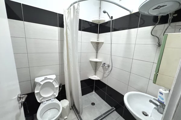 Shtepi me qera Apartament ne Tirane, 3+1, Mobilimi E mobiluar, Pagesa 45,000  Leke.