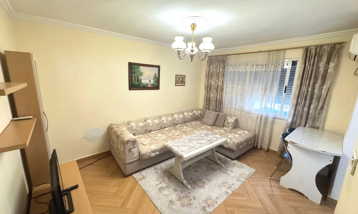 Shtepi me qera Apartament ne Tirane, 1+1, Mobilimi E mobiluar, Pagesa 500  Euro.