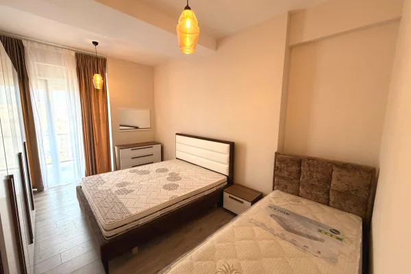 Shtepi me qera Apartament ne Tirane, 1+1, Mobilimi E mobiluar, Pagesa 60,000  Leke.