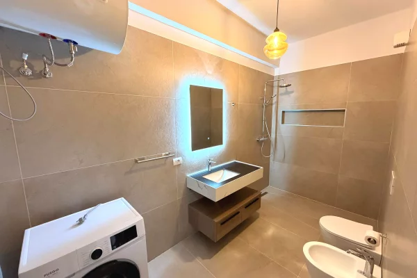 Shtepi me qera Apartament ne Tirane, 1+1, Mobilimi E mobiluar, Pagesa 60,000  Leke.